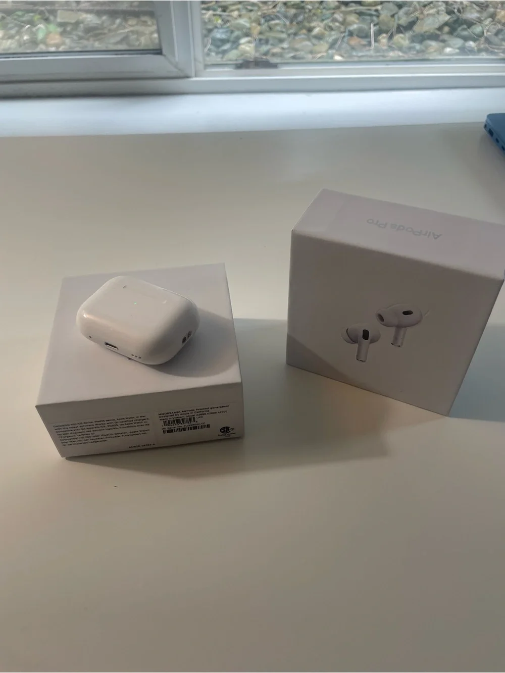 Apple AirPods Pro Charging Case in White with Box